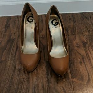 Guess Pumps